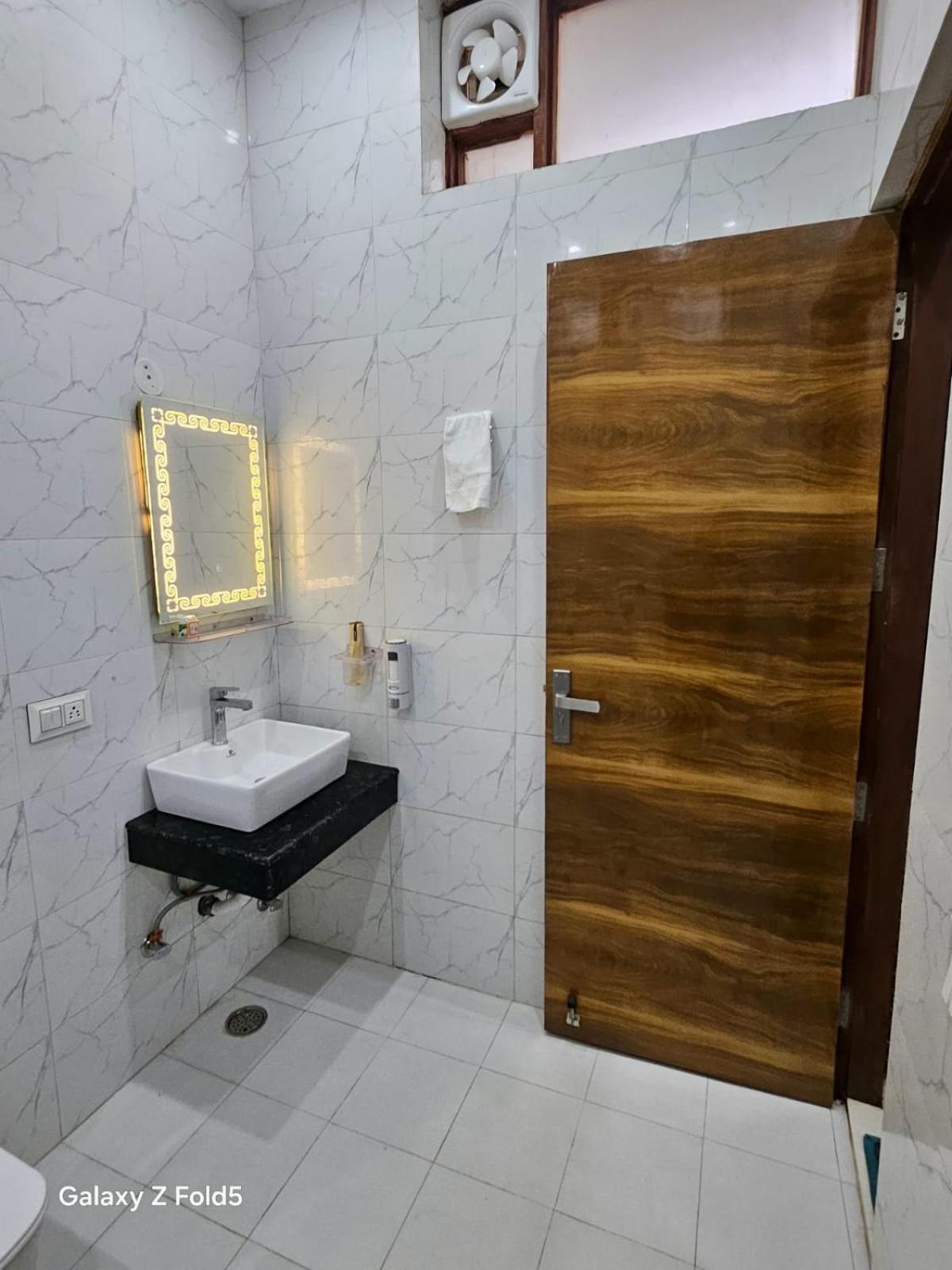 Ashirwaad 249 Bed & Breakfast Greater Noida Luaran gambar