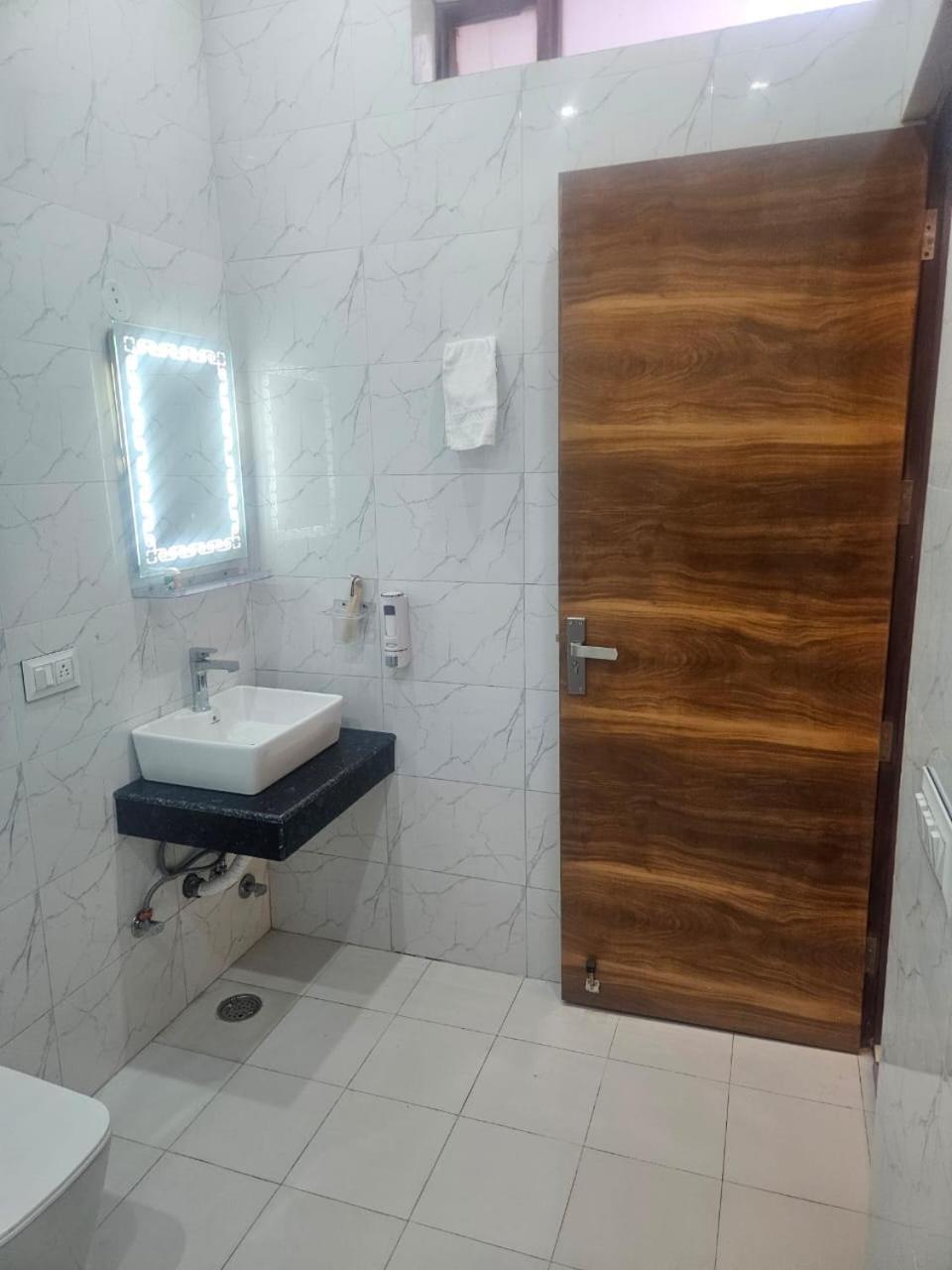 Ashirwaad 249 Bed & Breakfast Greater Noida Luaran gambar