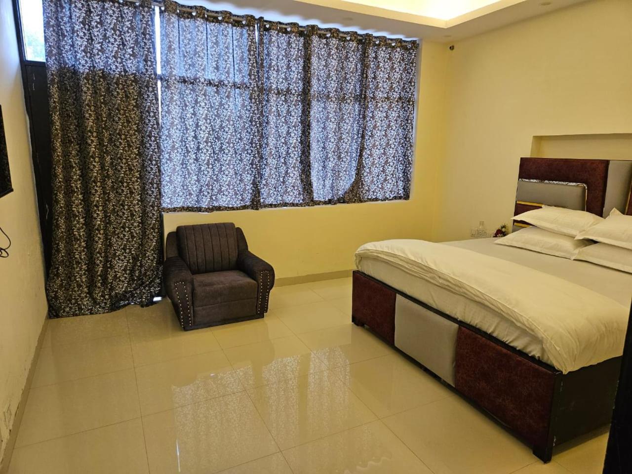 Ashirwaad 249 Bed & Breakfast Greater Noida Luaran gambar